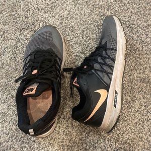 Nike Size 8 Tennis Shoe
